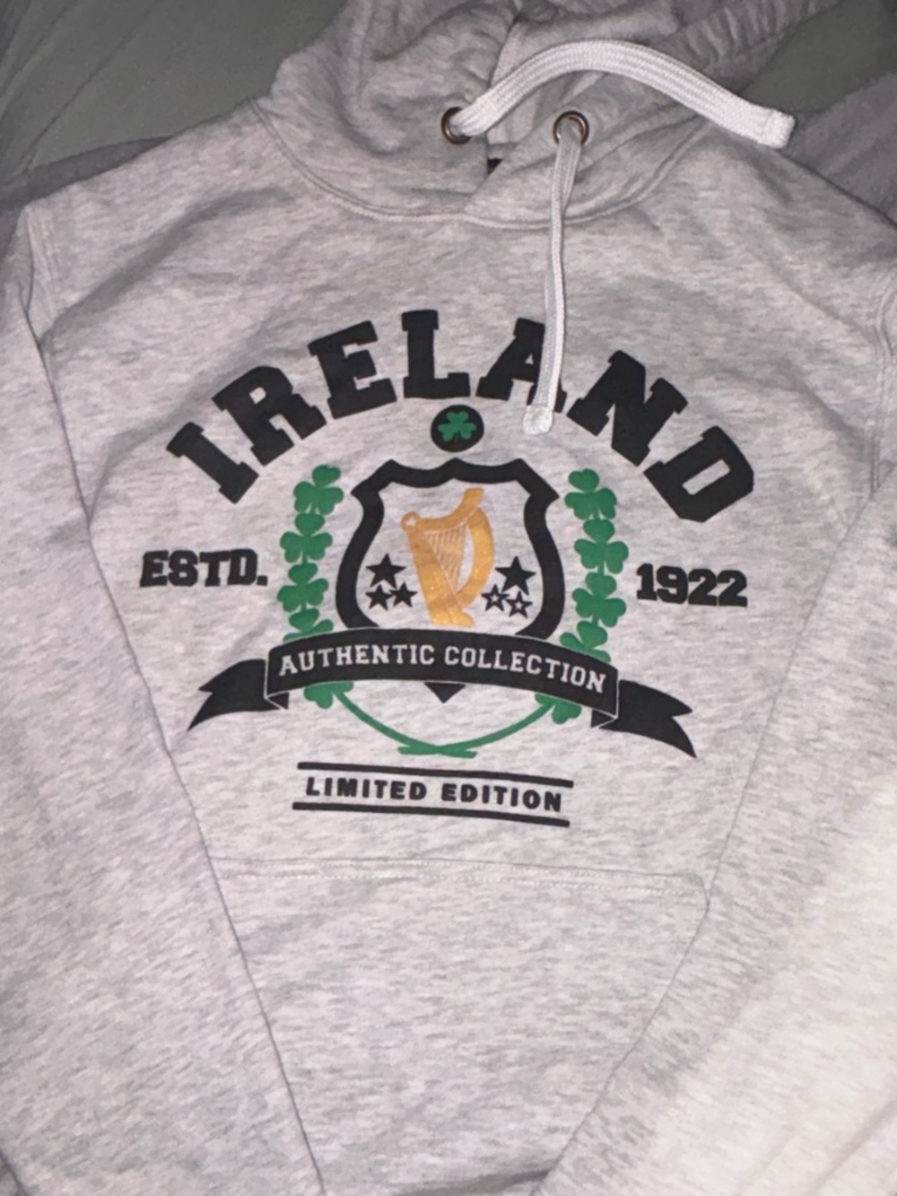 Men's Gray Ireland Graphic Crewneck Hoodie